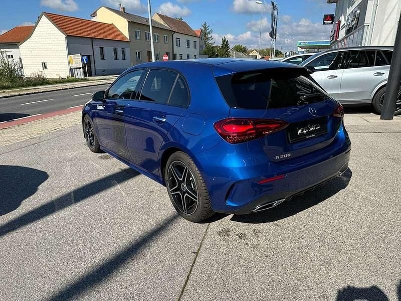Gebraucht Mercedes A200 AMG 163 PS (119 kW) 2025 Blau Limousine