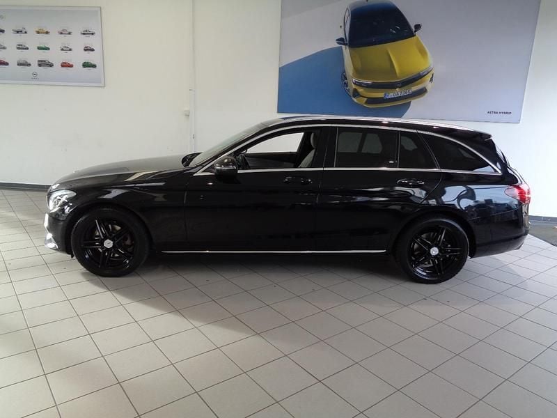 Gebraucht Mercedes C180 Avantgarde 116 PS (85 kW) 2016 Schwarz Kombi