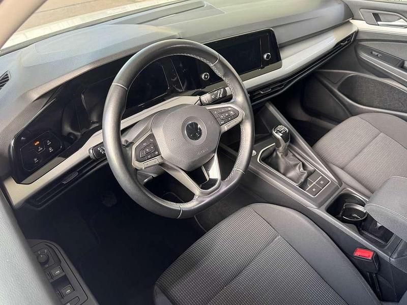 Gebraucht VW Golf VIII 90 PS (66 kW) 2021 Weiß Limousine