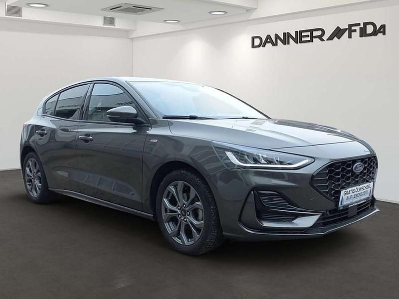 Gebraucht Ford Focus ST 125 PS (91 kW) 2023 Grau Limousine