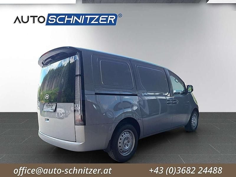 Neu Hyundai Staria 160 PS (117 kW) 2025 Silber Van / Kleinbus