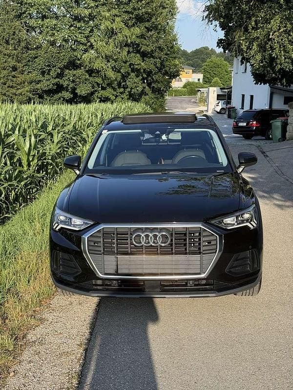 Schwarz Gebraucht 2019 Audi Q3 Basis SUV | € 18.999 (Fairer Preis) - Bild 1/4