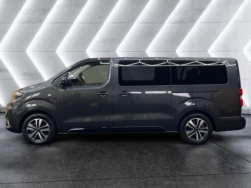 Neu Peugeot Traveller Premium 180 PS (132 kW) 2025 Schwarz Van / Kleinbus