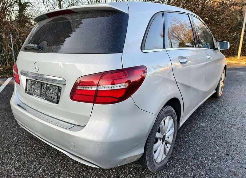 Gebraucht Mercedes B180 109 PS (80 kW) 2017 Van / Kleinbus