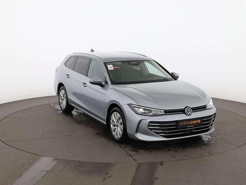 Gebraucht VW Passat Business 193 PS (141 kW) 2024 Silber Kombi