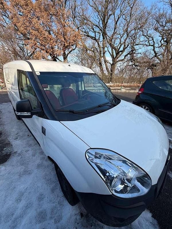 Gebraucht Fiat Doblò 95 PS (69 kW) 2011 Weiß Van / Kleinbus