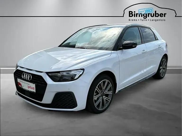 Weiss metallic Gebraucht 2025 Audi A1 Sportback Kleinwagen | € 24.870 (Fairer Preis) - Bild 1/4
