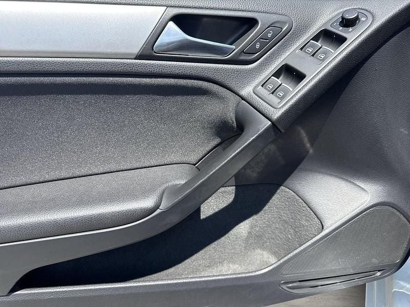 Gebraucht VW Golf VI 105 PS (77 kW) 2011 Weiss  normal Kleinwagen