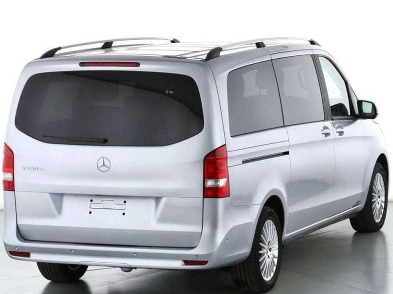 Gebraucht Mercedes 220 Style 163 PS (119 kW) 2024 Silber Kombi