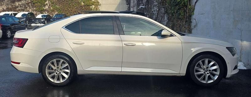 Gebraucht Skoda Superb Style 150 PS (110 kW) 2019 Weiß Kleinwagen