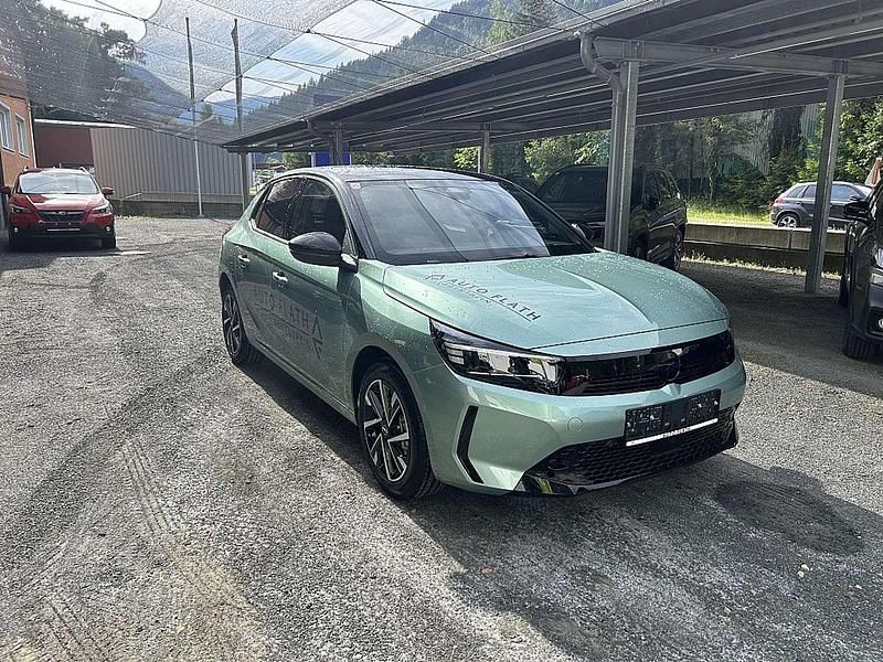 Neu Opel Corsa 101 PS (74 kW) 2025 Grün Limousine