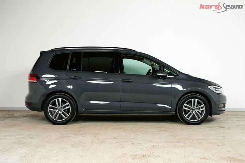 Gebraucht VW Touran 150 PS (110 kW) 2025 Grau Van / Kleinbus