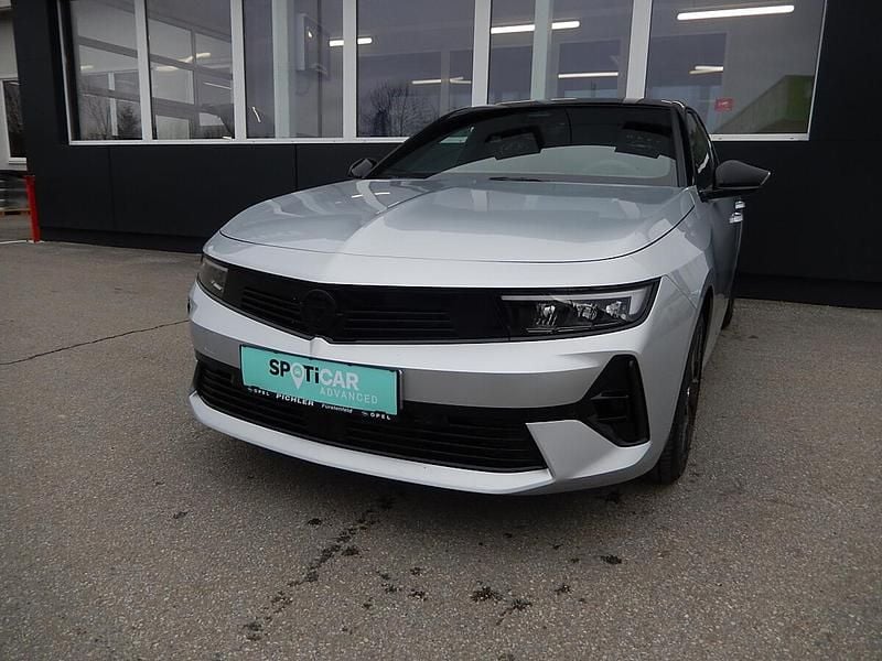 Neu Opel Astra 131 PS (96 kW) 2025 Silber Limousine