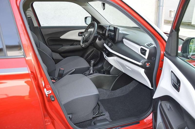 Gebraucht Suzuki Swift 83 PS (61 kW) 2024 Rot Kleinwagen