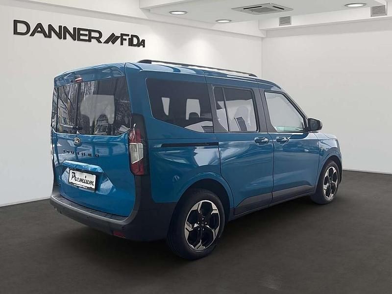 Neu Ford Tourneo Titanium 100 kW (136 PS) 2026 Kombi