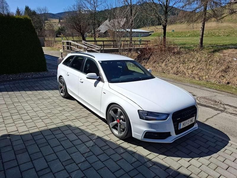 Gebraucht Audi A4 Sport 143 PS (105 kW) 2012 Weiß Kombi
