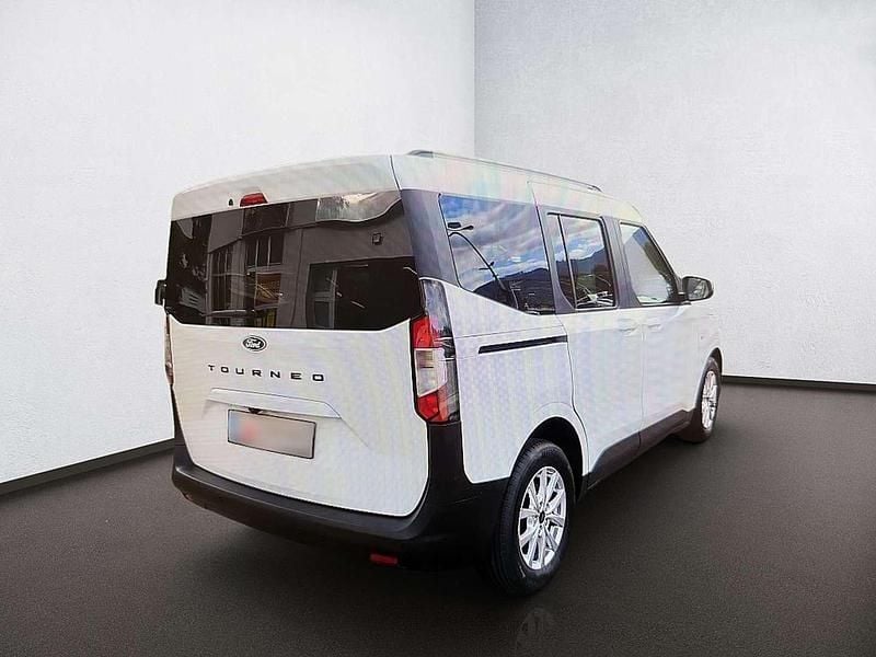 Gebraucht Ford Tourneo Titanium 125 PS (91 kW) 2024 Weiß Kombi