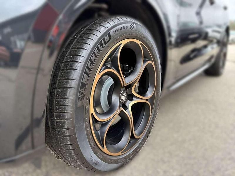 Gebraucht Alfa Romeo Stelvio 209 PS (153 kW) 2025 Schwarz SUV