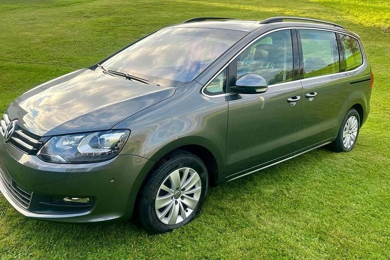 Gebraucht VW Sharan 140 PS (102 kW) 2014 Grau Van / Kleinbus