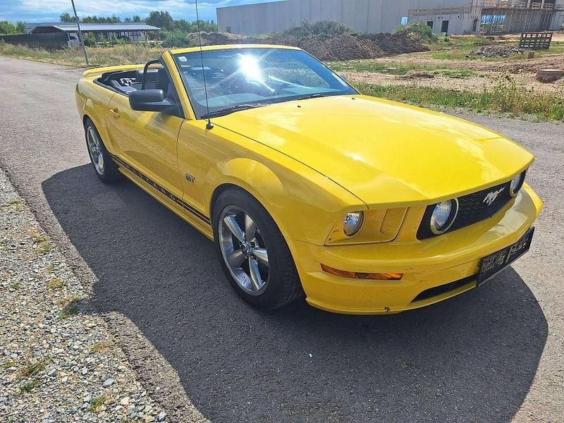 Gebraucht Ford Mustang GT 305 PS (224 kW) 2005 Gelb Cabrio