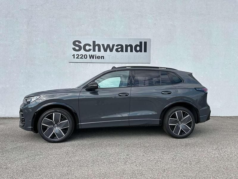Neu VW Tiguan Sport 150 PS (110 kW) 2025 Mittelgrau  metallic SUV