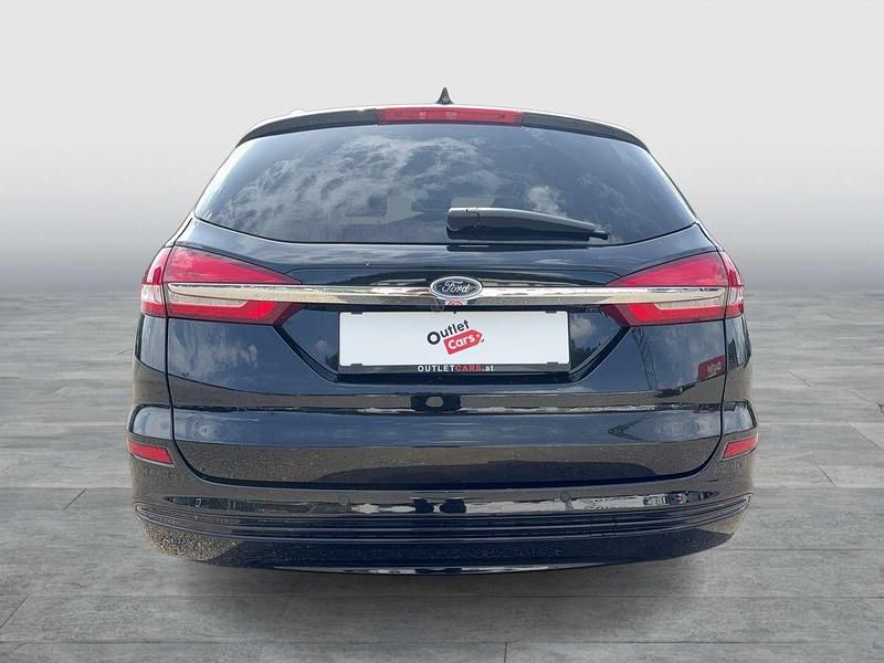 Gebraucht Ford Mondeo Titanium 150 PS (110 kW) 2022 Schwarz  metallic Kombi