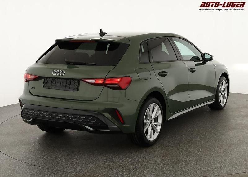 Neu Audi A3 S-Line 150 PS (110 kW) 2025 Distrikt grün metallic Limousine