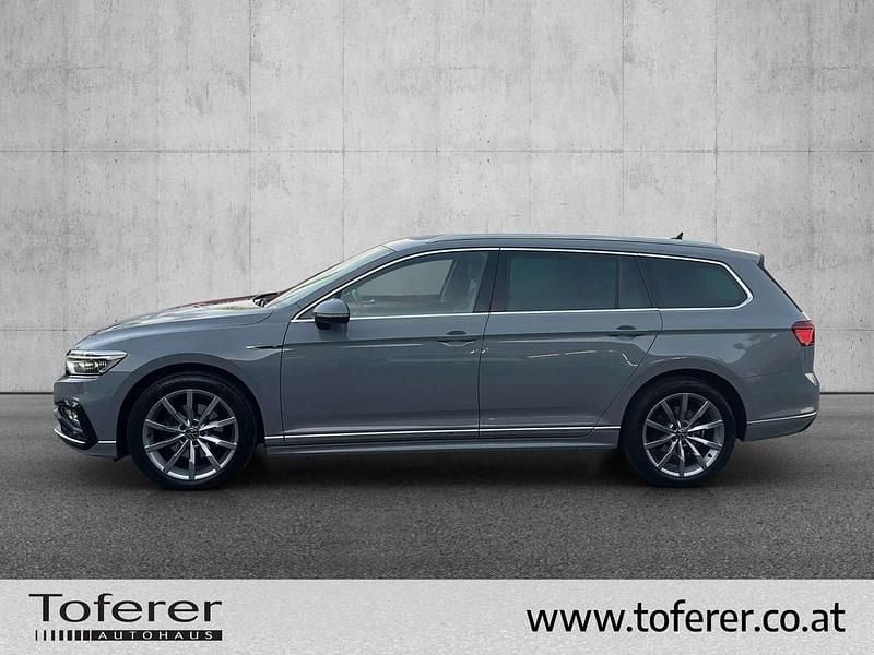 Gebraucht VW Passat Elegance 150 PS (110 kW) 2023 Mittelgrau  normal Kombi