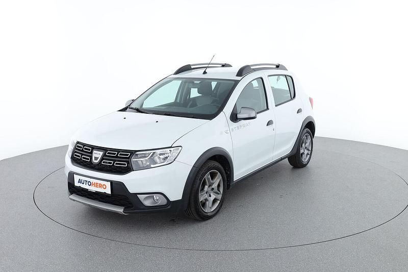 Weiß Gebraucht 2021 Dacia Sandero Prestige Limousine | € 12.890 (Fairer Preis) - Bild 1/3
