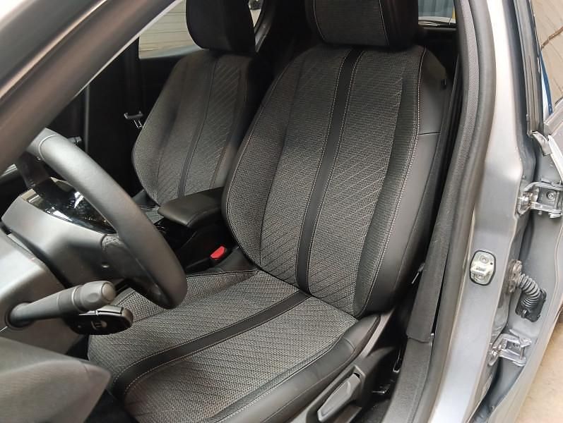 Gebraucht Peugeot 208 Allure 103 PS (75 kW) 2025 Kleinwagen