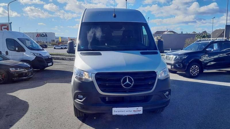 Gebraucht Mercedes Sprinter 170 PS (125 kW) 2023 Silber Van