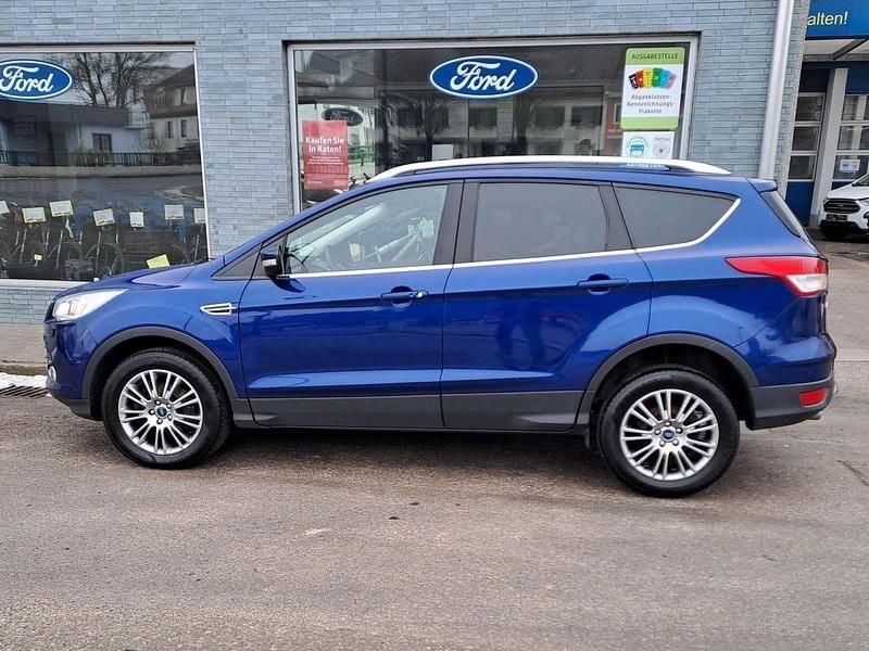 Gebraucht Ford Kuga Titanium 140 PS (102 kW) 2015 Blau SUV
