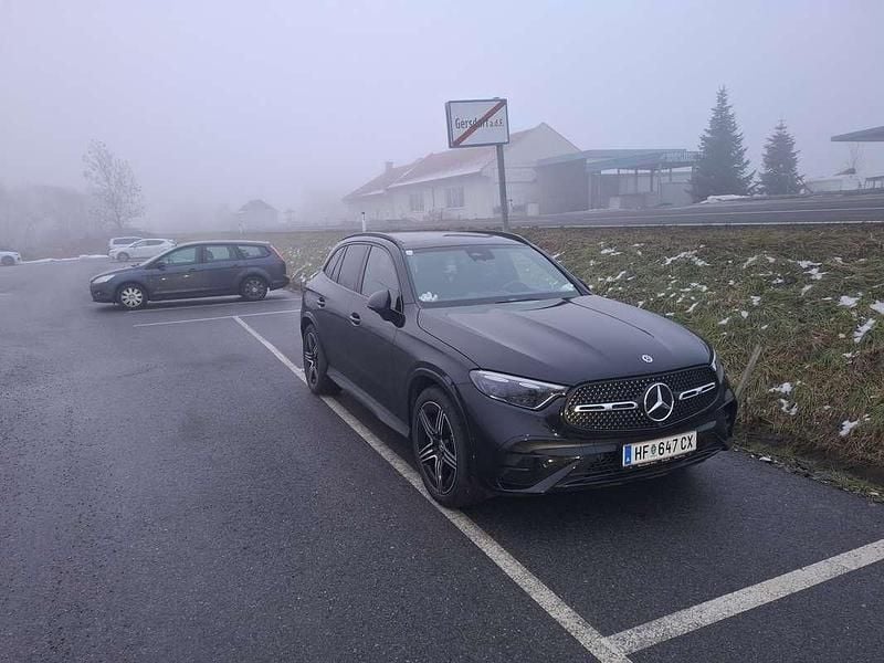 Schwarz Gebraucht 2023 Mercedes GLC220 SUV | € 55.500 (Fairer Preis) - Bild 1/4