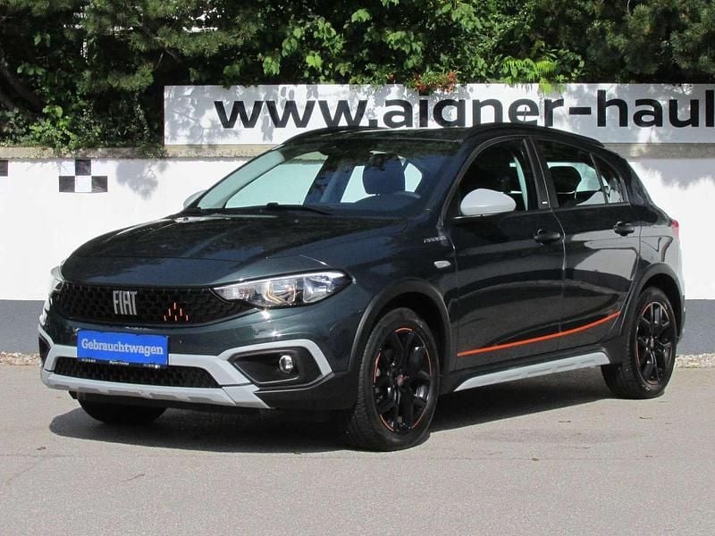 Gebraucht Fiat Tipo Cross 101 PS (74 kW) 2023 Grün Limousine