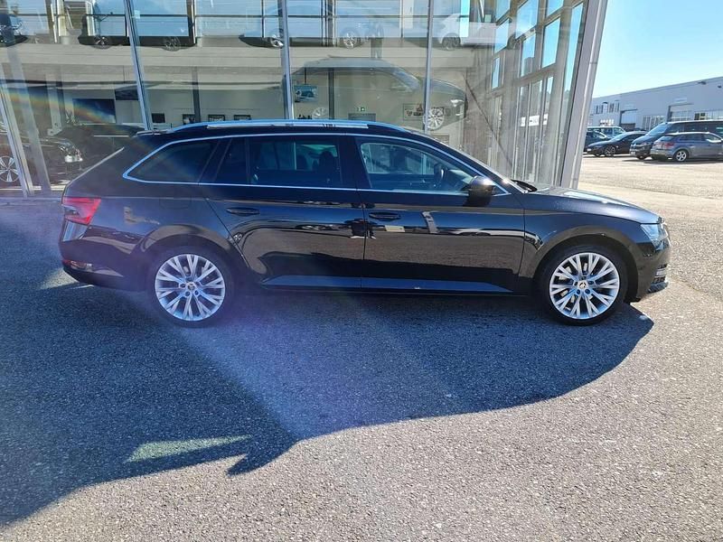 Gebraucht Skoda Superb Style 150 PS (110 kW) 2023 Schwarz Kombi