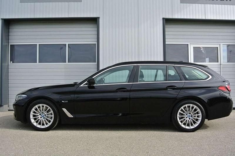 Gebraucht BMW 530e Sport Line 184 PS (135 kW) 2021 Schwarz Kombi
