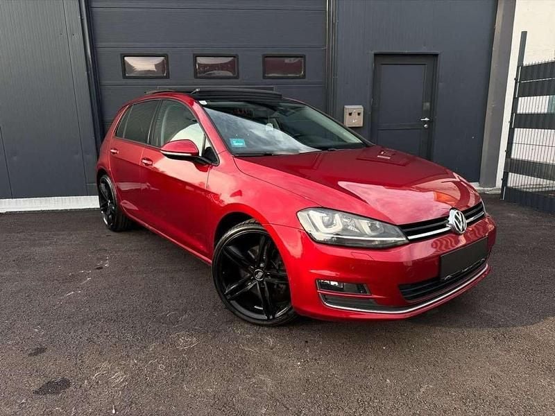 Rot Gebraucht 2014 VW Golf VII Limousine | € 13.900 (Etwas zu teuer) - Bild 1/4