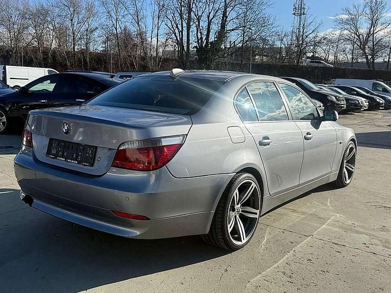 Gebraucht BMW 525 177 PS (130 kW) 2004 Grau Limousine