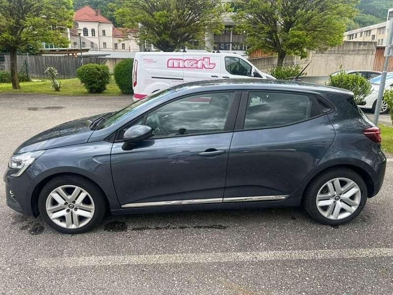 Grau Gebraucht 2020 Renault Clio V Zen Limousine | € 9.000 (Fairer Preis) - Bild 1/4