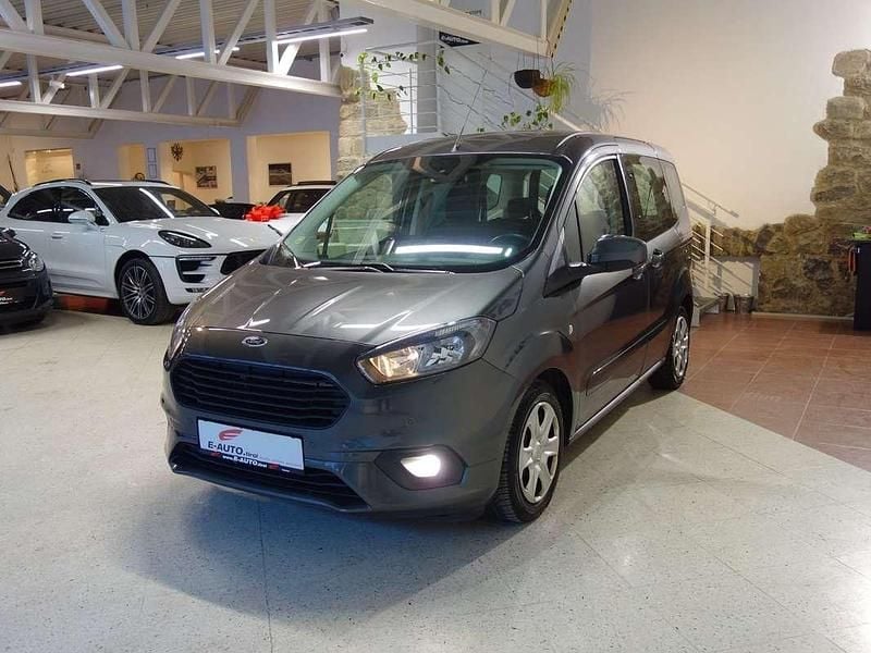 Gebraucht Ford Tourneo Trend 101 PS (74 kW) 2019 Schwarz Kombi