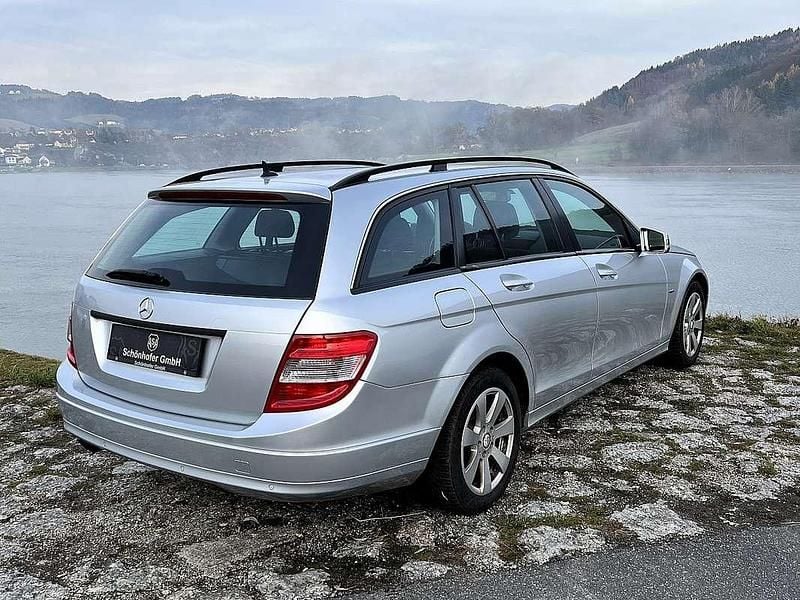 Gebraucht Mercedes C200 Classic 136 PS (100 kW) 2010 Silber Limousine