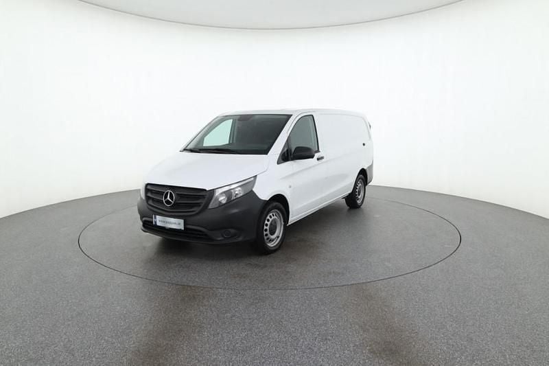 Weiß Gebraucht 2024 Mercedes Vito Van | € 43.188 (Fairer Preis) - Bild 1/4