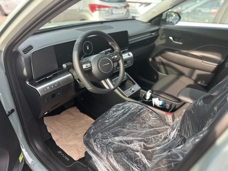 Neu Hyundai Kona GO! 93 PS (68 kW) 2025 Mirage green SUV