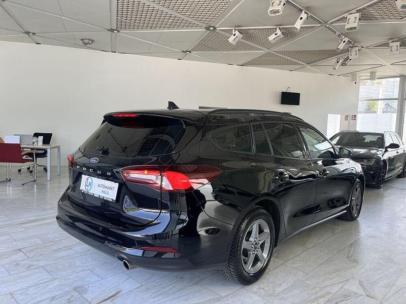 Gebraucht Ford Focus Cool & Connect 120 PS (88 kW) 2022 Schwarz Kombi
