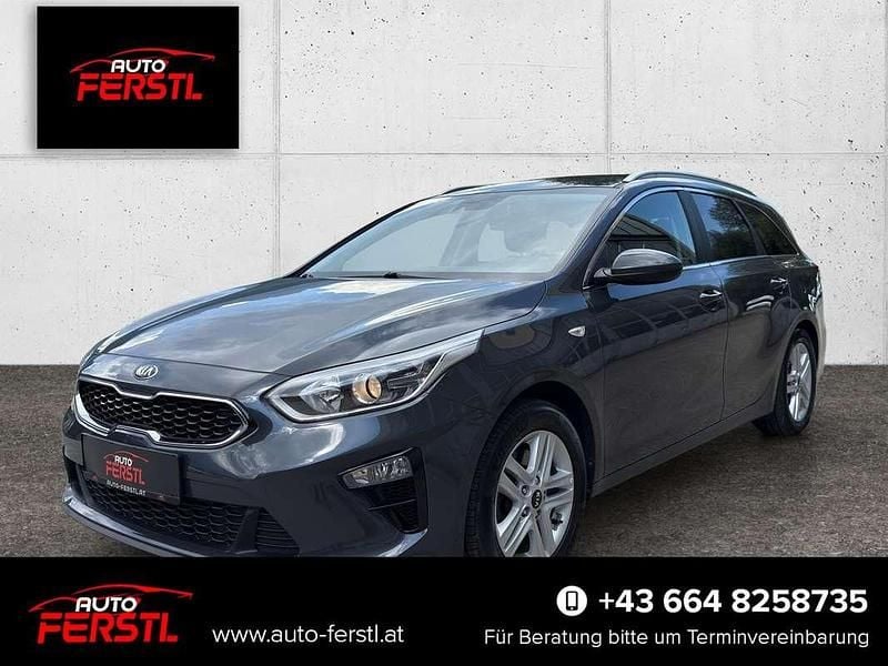 Grau Gebraucht 2021 Kia Ceed Sportswagon Silver Kombi | € 18.200 (Fairer Preis) - Bild 1/4