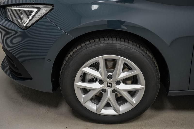 Neu Seat Leon Style 116 PS (85 kW) 2025 Blau Limousine