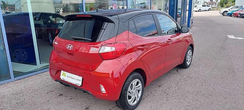 Neu Hyundai i10 GO! 63 PS (46 kW) 2025 Rot Kleinwagen