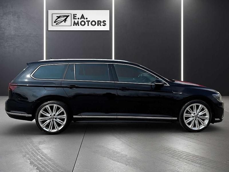 Gebraucht VW Passat Elegance 200 PS (147 kW) 2024 Schwarz Kombi