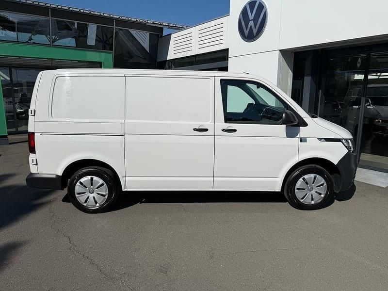 Gebraucht VW Transporter 110 PS (80 kW) 2024 Weiss  normal Van