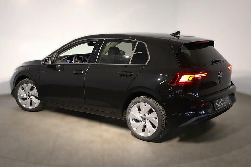 Neu VW Golf VIII 204 PS (150 kW) 2026 Schwarz  metallic Limousine